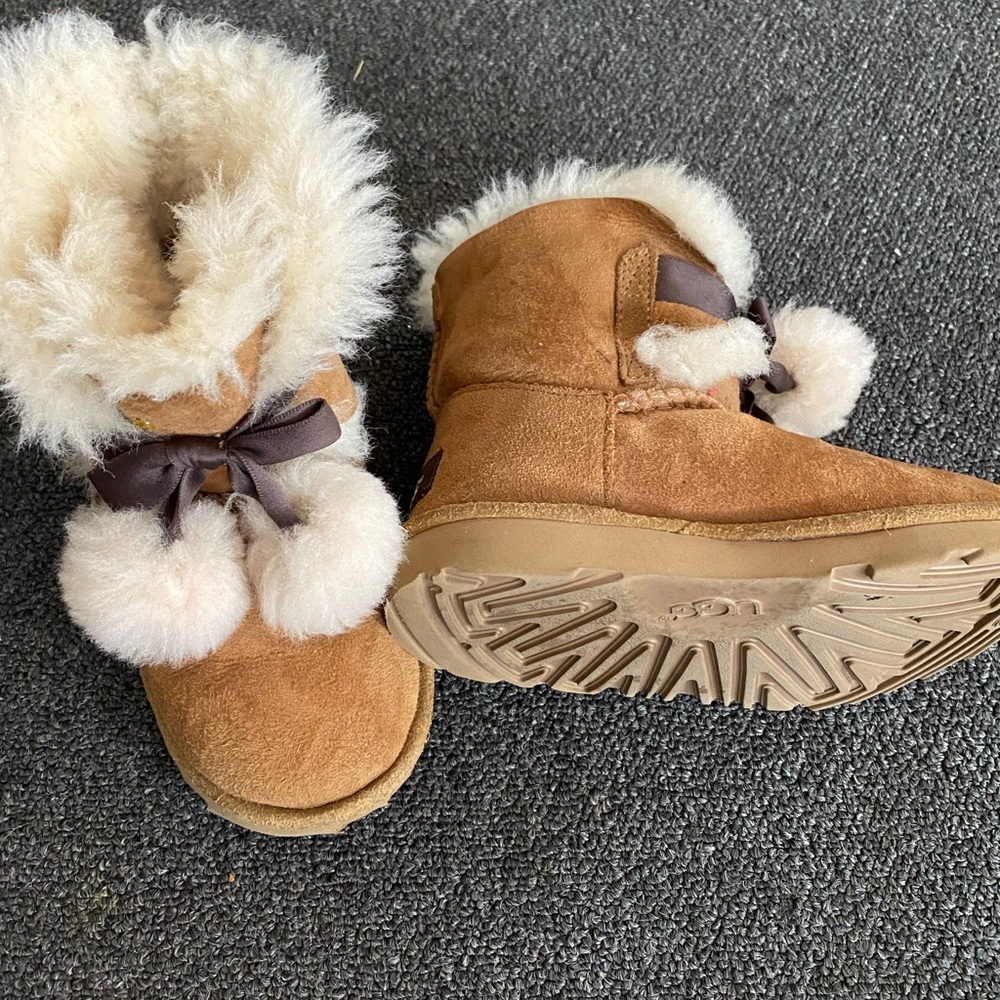 UGGS GITA sheepskin boots